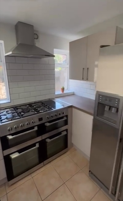  Spacious Double room Tenancy Takeover  Main Photo