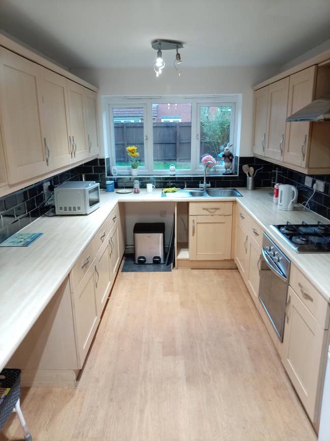 Brand new decorated very clean detached house Main Photo