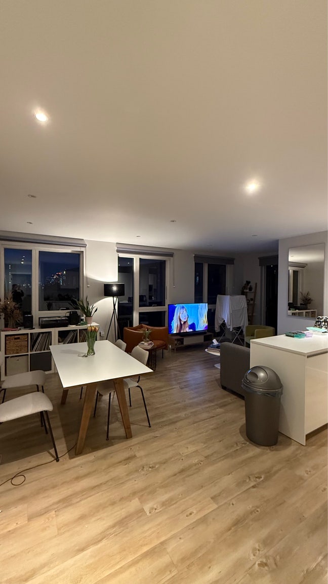 Sublet March - Double Room, Spacious Flat Main Photo