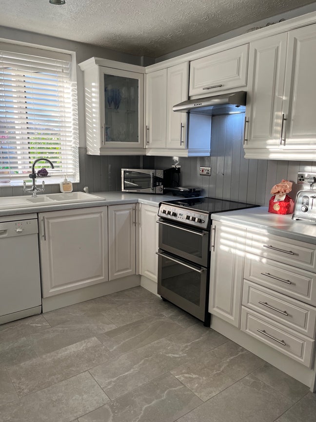 Single room in shared house quiet area  Main Photo