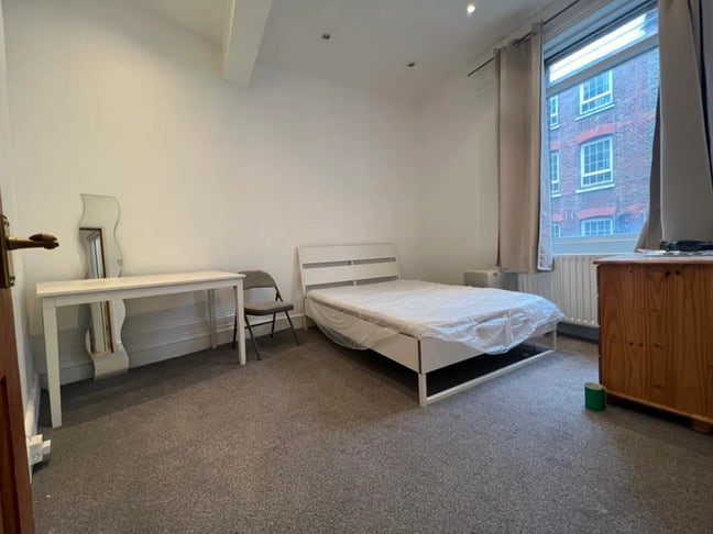 Large Double Room in Spitalfields  Main Photo