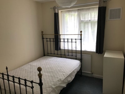 Large double room in spacious, quiet house Main Photo