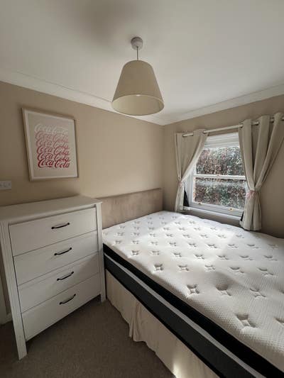 Short-Term Let (3/4 Months) in Oval, SW8 Main Photo