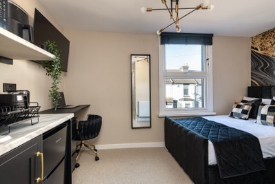 ✨ BRAND NEW Ensuite Kitchenette Rooms | &pound;0 Deposit Main Photo