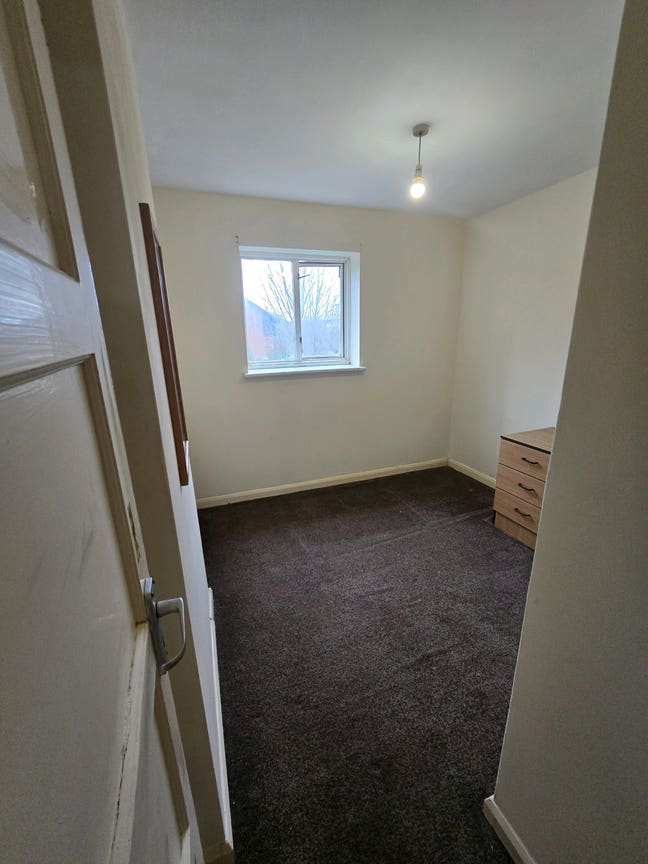 Single room. 4 Minutes from university  Main Photo