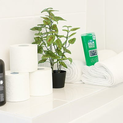 1 bed flat in Canary Wharf Main Photo