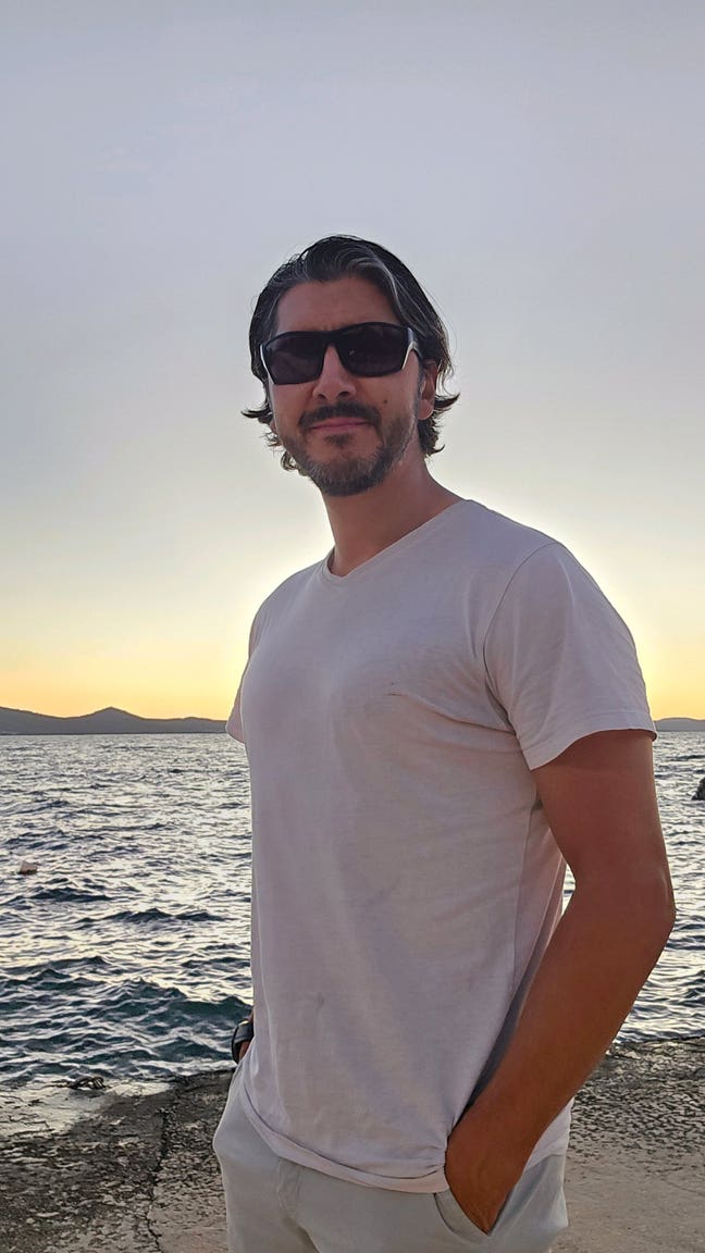 Prof. D.Room Ensuit - W1 or West LnD Wrk FT H Main Photo