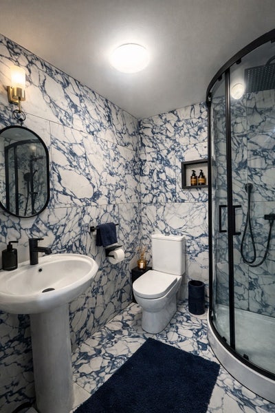 Newly Renovated Studio Flat Main Photo