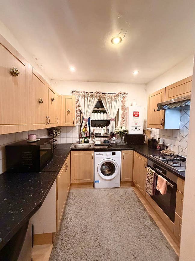 Single Room For Females Main Photo