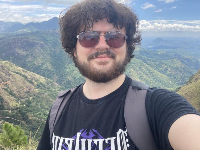 Full time music teacher seeks a double room Main Photo