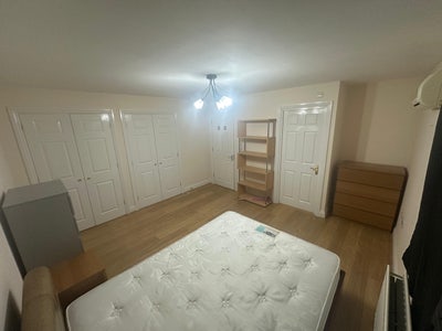 🛏️ Huge En-suite Double Room Main Photo