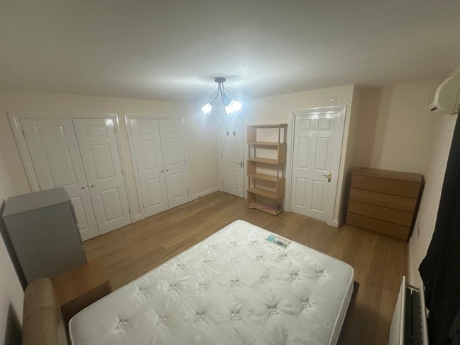 🛏️ Huge En-suite Double Room Main Photo