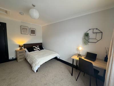 Newly Refurbished Rooms  Main Photo
