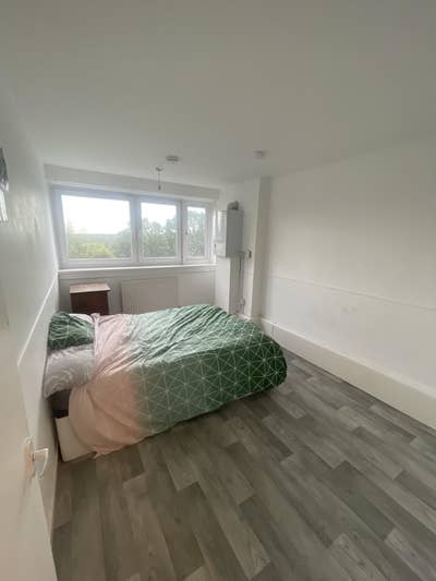 Bright Double Room Near Roehampton Uni & Richmond  Main Photo