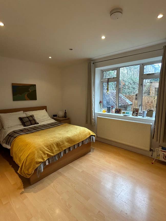 Large Double Room in Zone 1. Available April 18th Main Photo