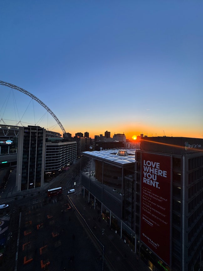 Spacious Furnished double bedroom available.  Main Photo