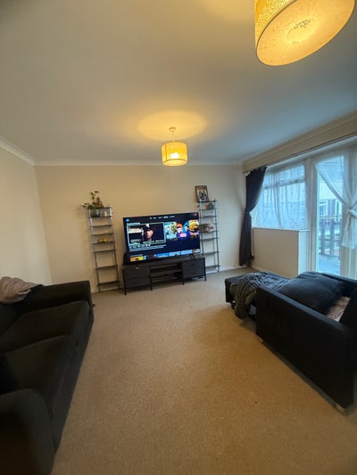 Double bedroom to rent - All bills included  Main Photo