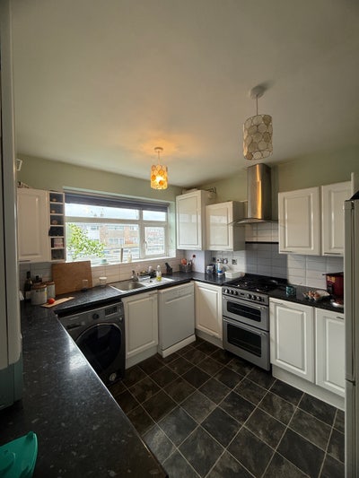 Double bedroom to rent - All bills included  Main Photo