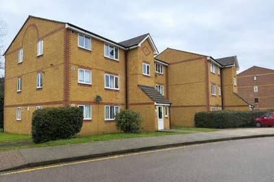 2Bed Flat - Recently Refurbished - Parking!!!! Main Photo