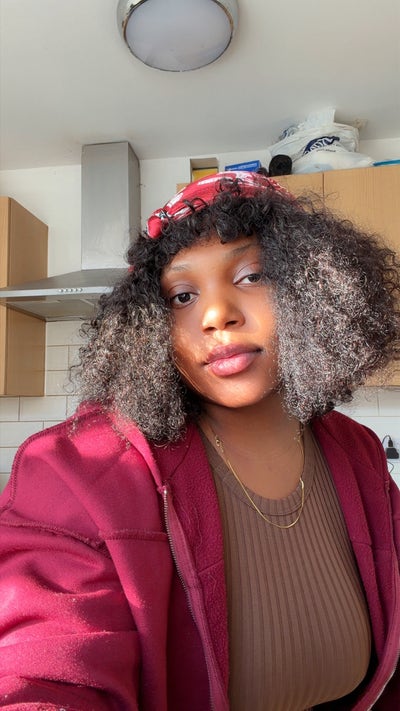 28th Female seeks a flatmate in a 2 bedroom flat Main Photo