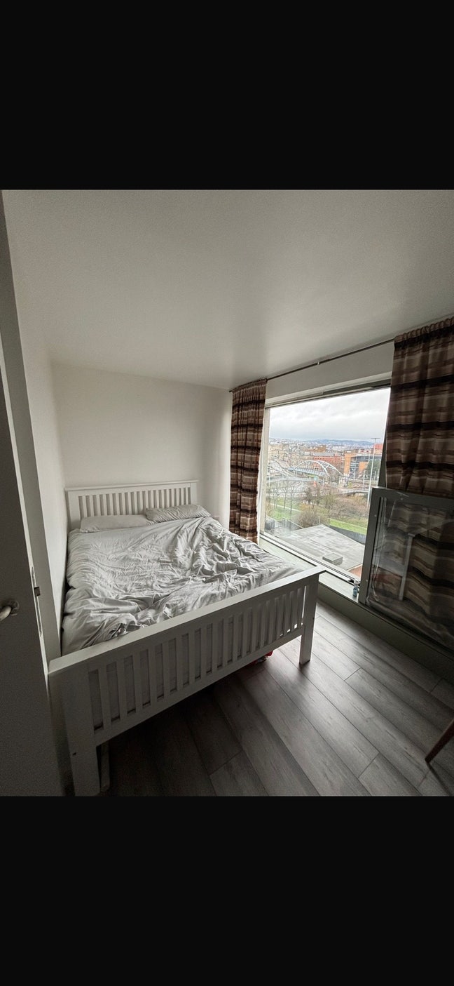 Morden city center room with stunning city views Main Photo