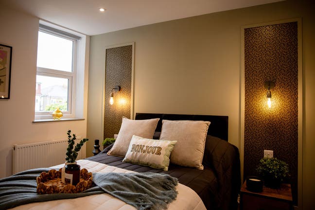 Spacious Double Bedroom + En-Suite in Portsmouth Main Photo