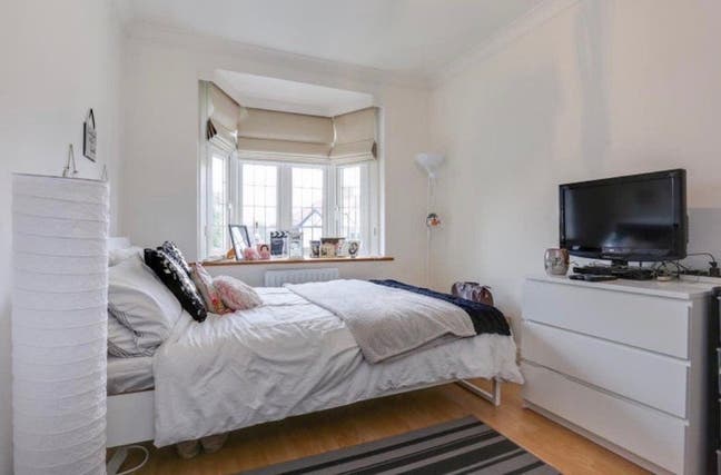 Double room in a modern house Main Photo