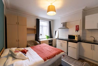 A beautiful studio apartment & Double Room  Main Photo