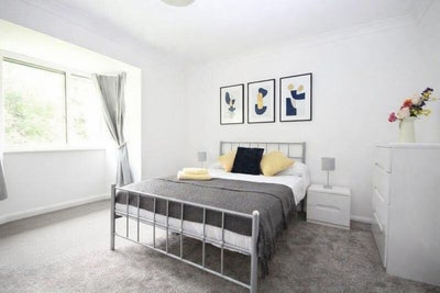 Superb Doubles in Modern House- Sth Ealing Tube W5 Main Photo