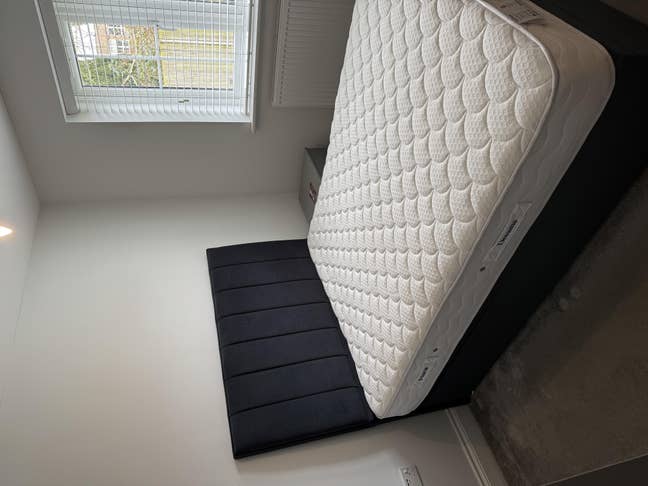 Double Room with Private Bathroom – Ashford Main Photo