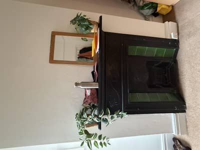 Sunny room in Ealing Common Main Photo