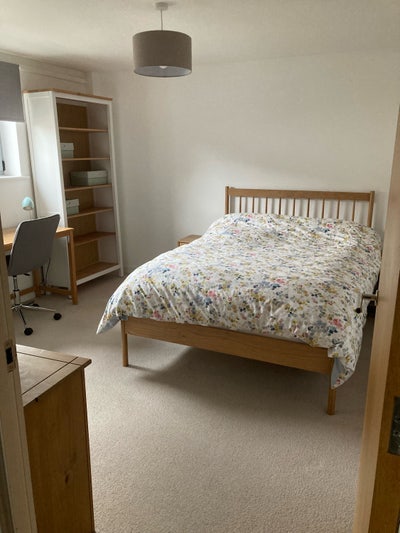 Large double room E1W for short term let Main Photo