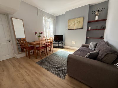 Double Room Near Cardiff University Main Photo