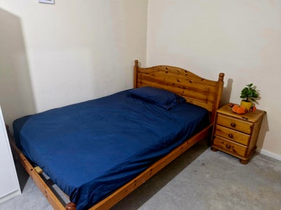 Double room for females Main Photo