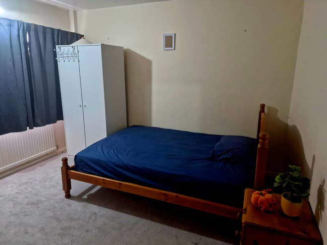 1 Double bedroom furnished  Main Photo