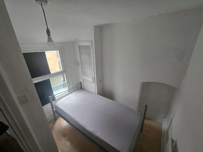 Box Room available  Main Photo