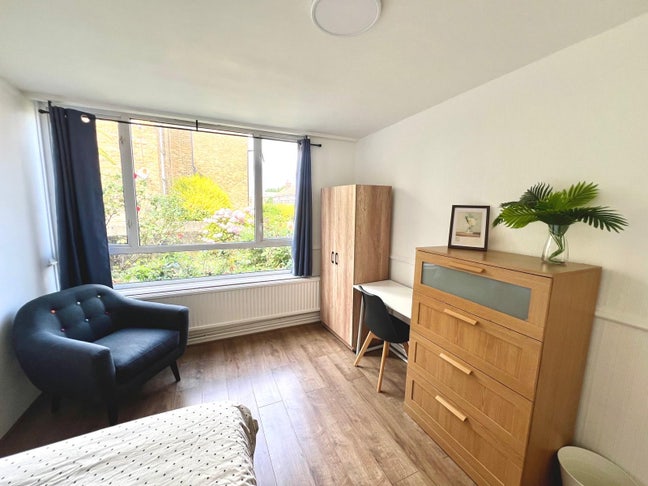 Awesome room in canning town - plaistow.  Main Photo