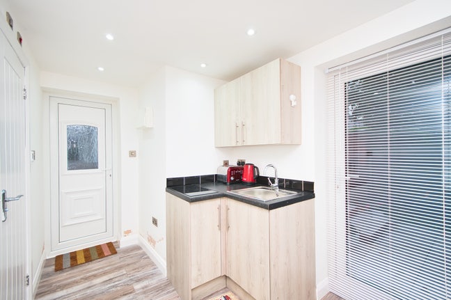 Studio for Single Preson in Chingrod E4 inc Bills Main Photo