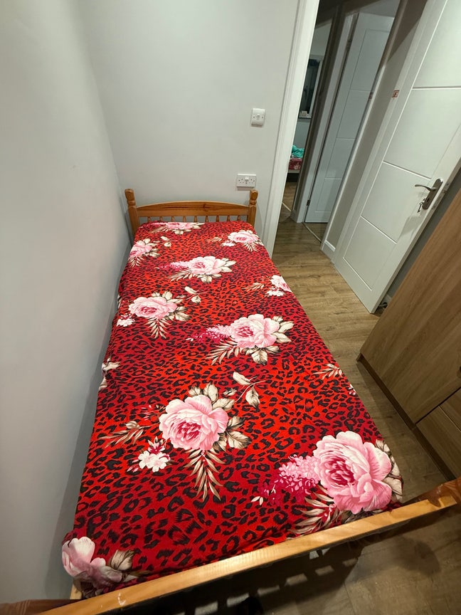 Single room available  Main Photo