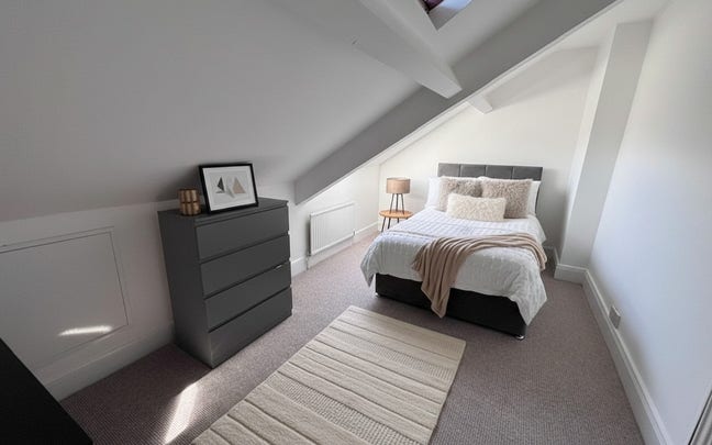 Room to Rent - All Bills inc - 2 Weeks Free* Prof Main Photo