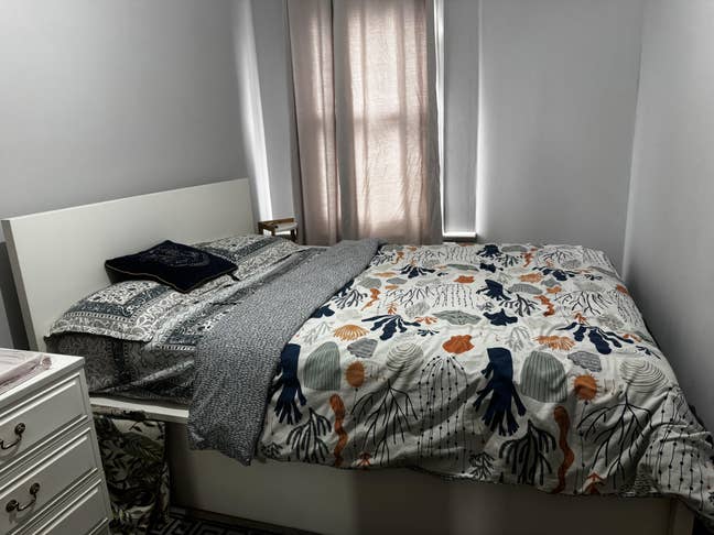 5 mins walk to Darent Valley hospital Main Photo