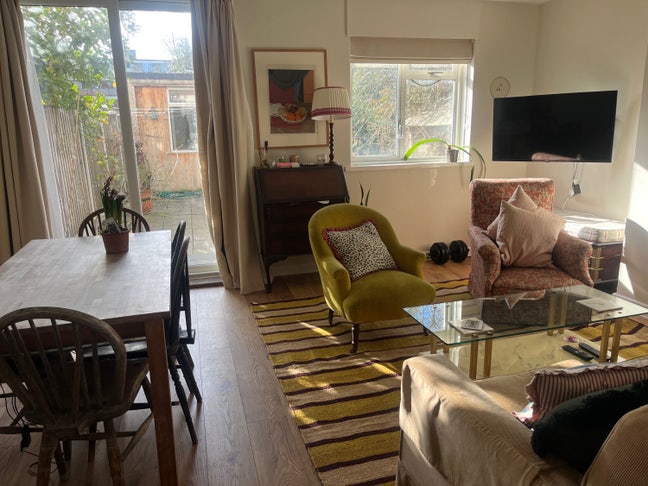 &pound;1,200pcm (bills included) double in Stepney Green Main Photo