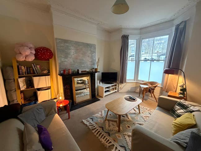 2 Rooms available in a lovely houseshare Main Photo