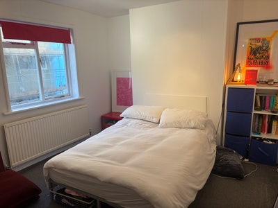 Double Room in 3-Bed House Main Photo