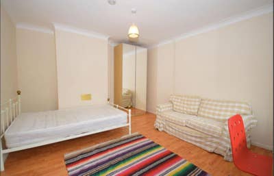 Spacious Double Room Friendly House Share  Main Photo