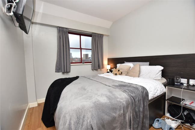 Studio Flat Available In City Centre  Main Photo