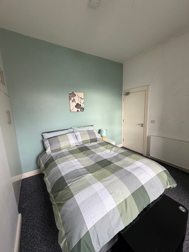43 UDS - Double room with en-suite available  Main Photo