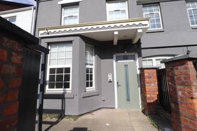 Furnished, 3 Bed Apartment in Soutport! Main Photo