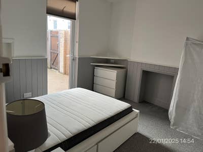 Great room in Beaufort Road EX2 9AA Main Photo