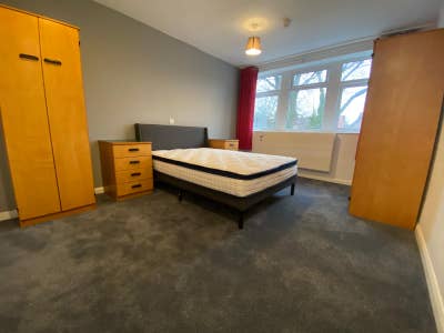 *Available Now* Ensuite Room Main Photo